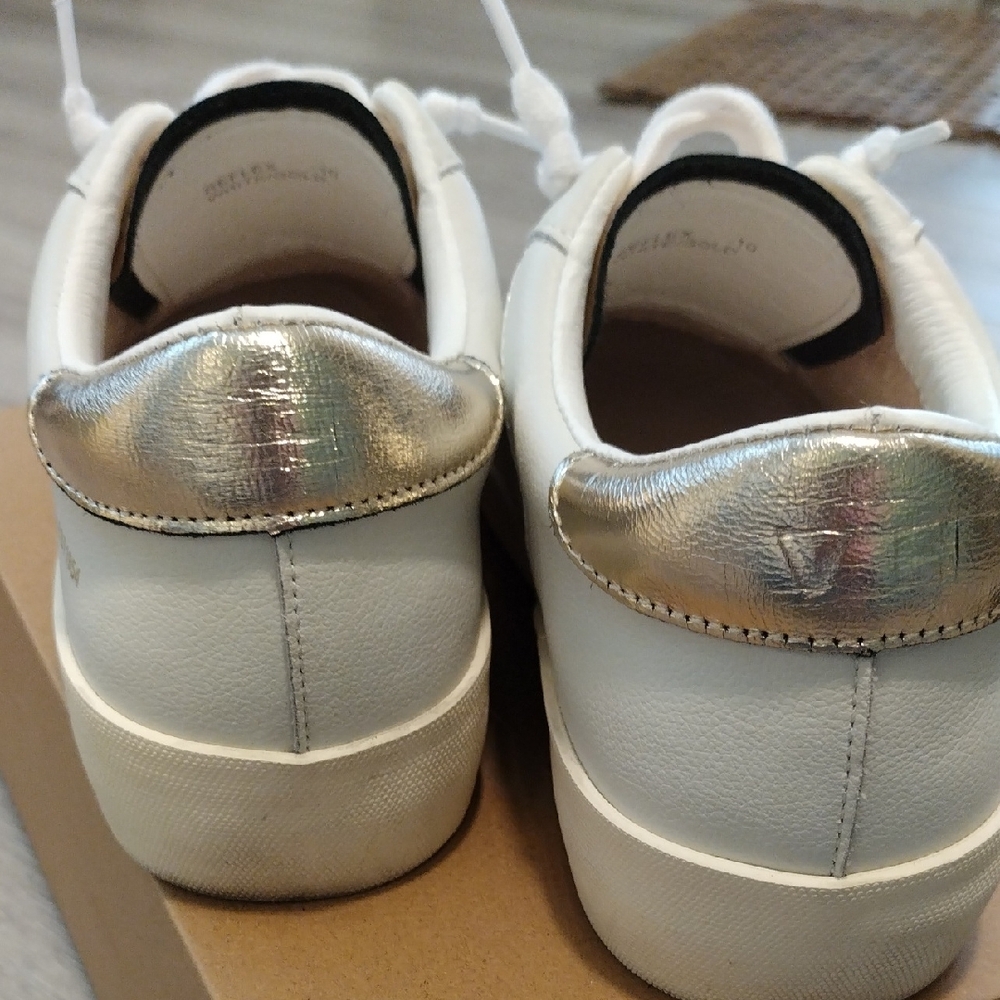 Vintage Havana Cream and Gold Women's Shoes - Picture 6 of 16